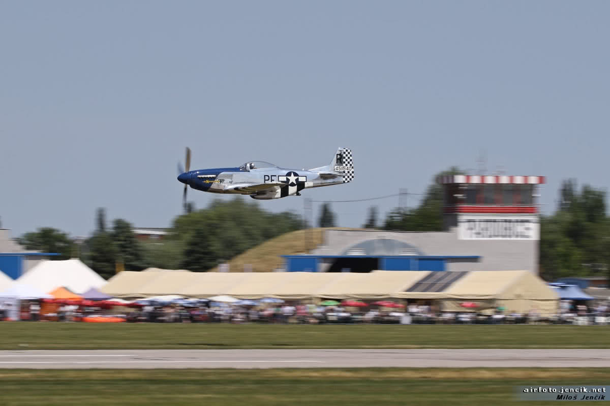 Mezi vystupujícími nebude chybět legendární americký stíhací stroj North American P-51D Mustang.