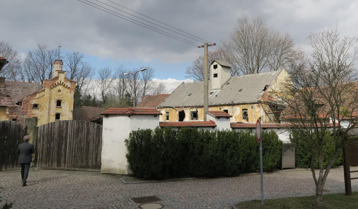 Obec Předhradí získala v aukci bývalý pivovar
