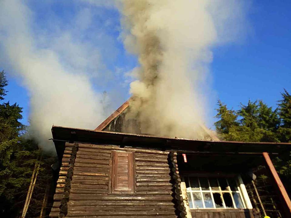 Požár chaty v Králíkách, části obce Horní Boříkovice