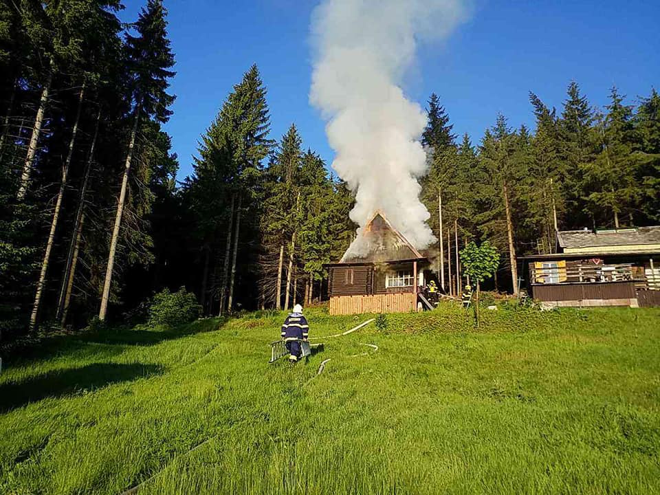 Požár chaty v Králíkách, části obce Horní Boříkovice