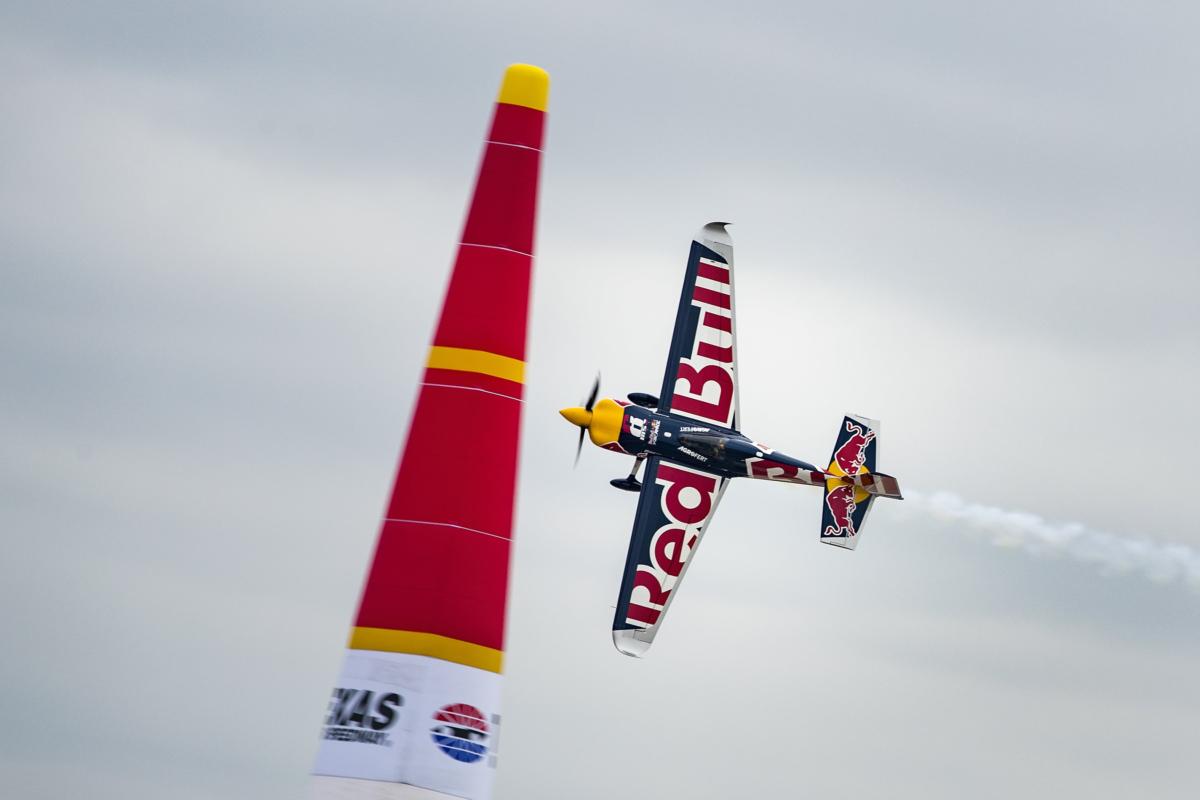 Martin Šonka úřadující mistr světa Red Bull Air Race vystoupí naAviatické pouti.