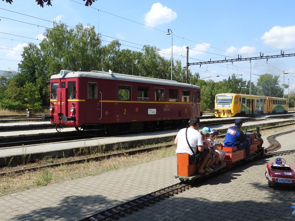 Vlaky, trolejbusy, autobus - rosické muzeum zahajuje