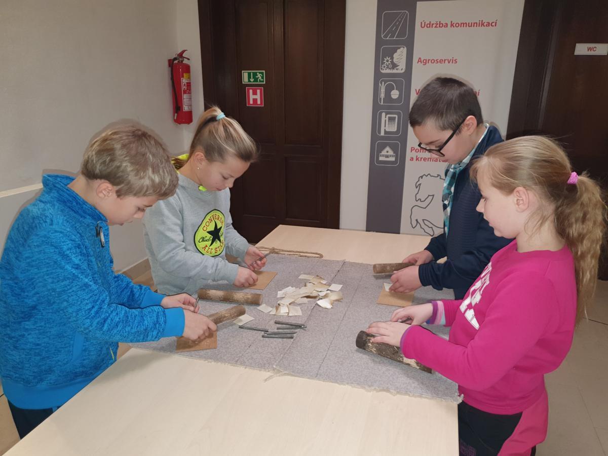 Poté se žáci a pedagogové přemístili do Východočeského muzea Pardubice