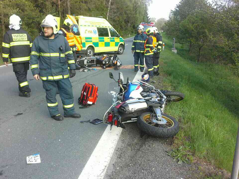 Nehody dvou motocyklistů v Nasavrkách