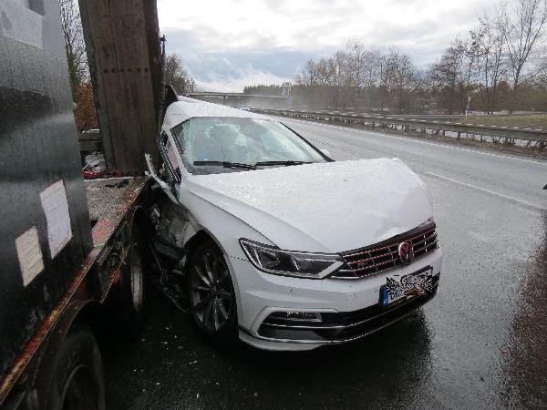 Nehoda na silnici I/37 za sjezdem od Březhradu směrem na Hradec Králové