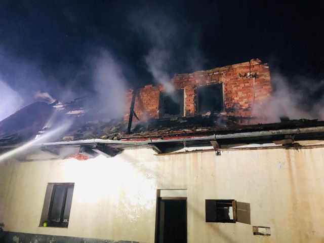 Požár střechy rodinného domu v obci Svatý Jiří