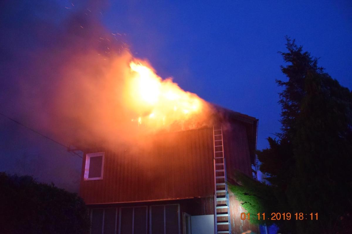 Požár rodinného domu v části Pardubic - Ohrazenicích