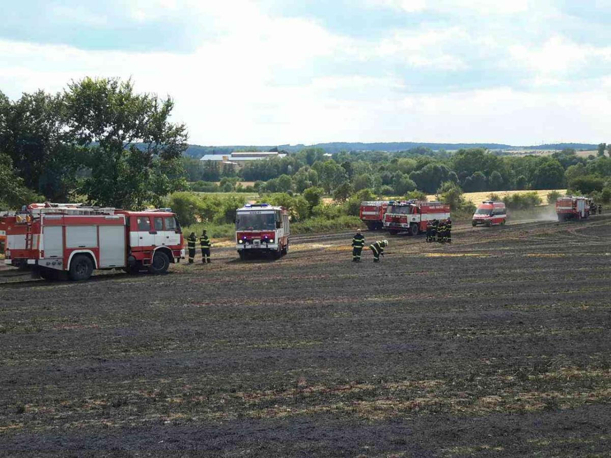 U požáru zasahovalo osm jednotek hasičů