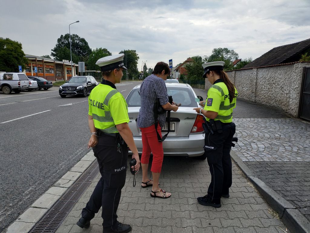 Hlídka pardubické dopravní policie se zaměřila na silnice v okolí Holic. 