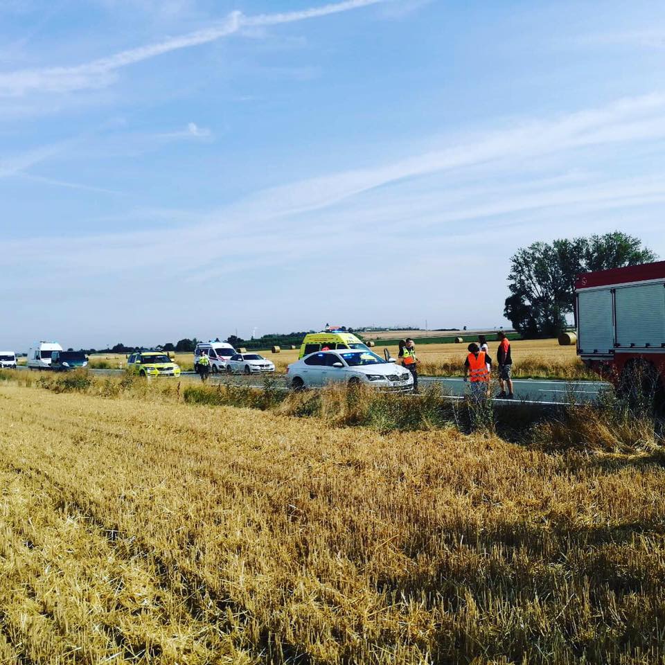Těžká dopravní nehoda uzavřela silnici I/37 u Medlešic